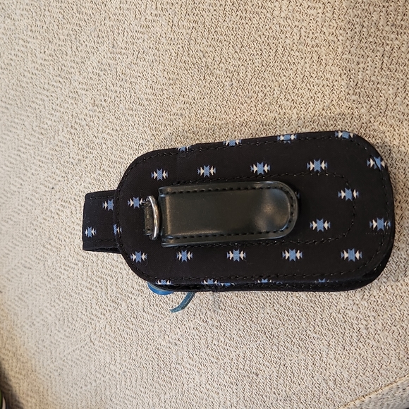 Vera Bradley clip phone case with flower embellishment - Picture 2 of 3